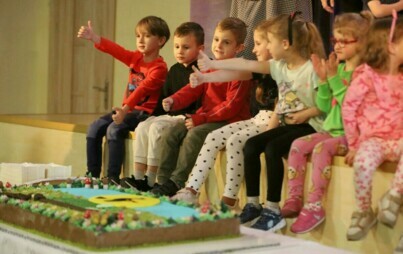 Zdjęcie do XXIV PRZEGLĄD TEATR&Oacute;W DZIECIĘCYCH I MŁODZIEŻOWYCH &quot;O TORT BABU JAGI&quot; 